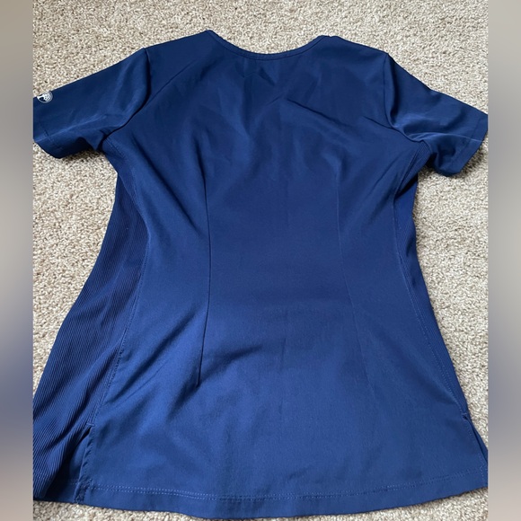 HH Works Scrub Tops - Picture 3 of 4